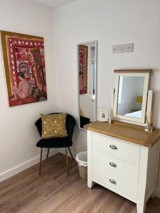 No5 At 53 - 2 Bed Apartment In Leek, Staffs Peak District Extérieur photo