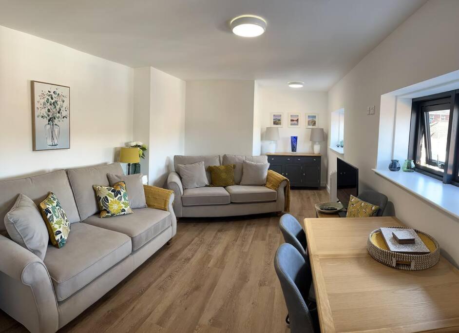 No5 At 53 - 2 Bed Apartment In Leek, Staffs Peak District Extérieur photo