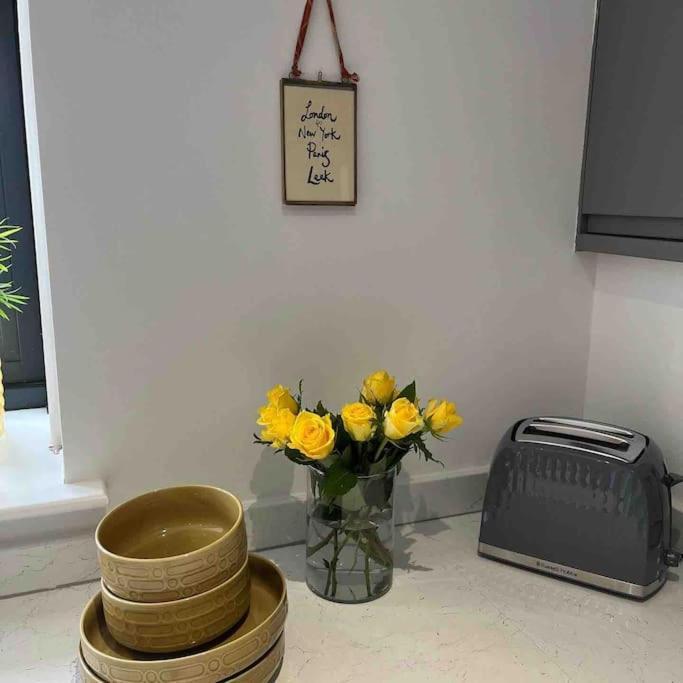 No5 At 53 - 2 Bed Apartment In Leek, Staffs Peak District Extérieur photo