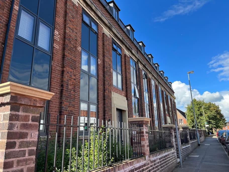 No5 At 53 - 2 Bed Apartment In Leek, Staffs Peak District Extérieur photo